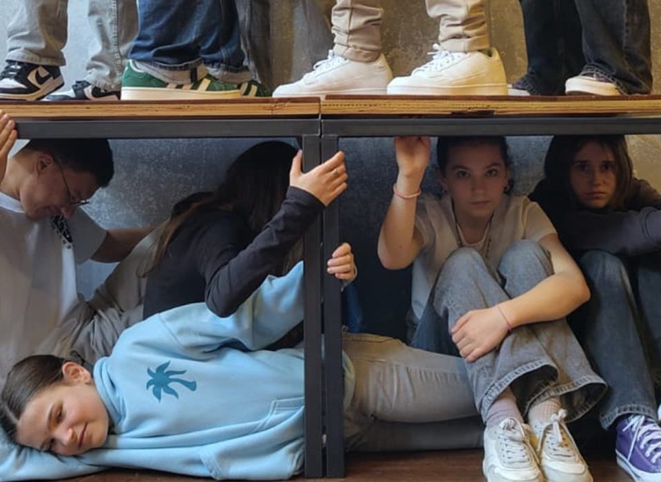 Gewoon door (8+) + Doden herdenking