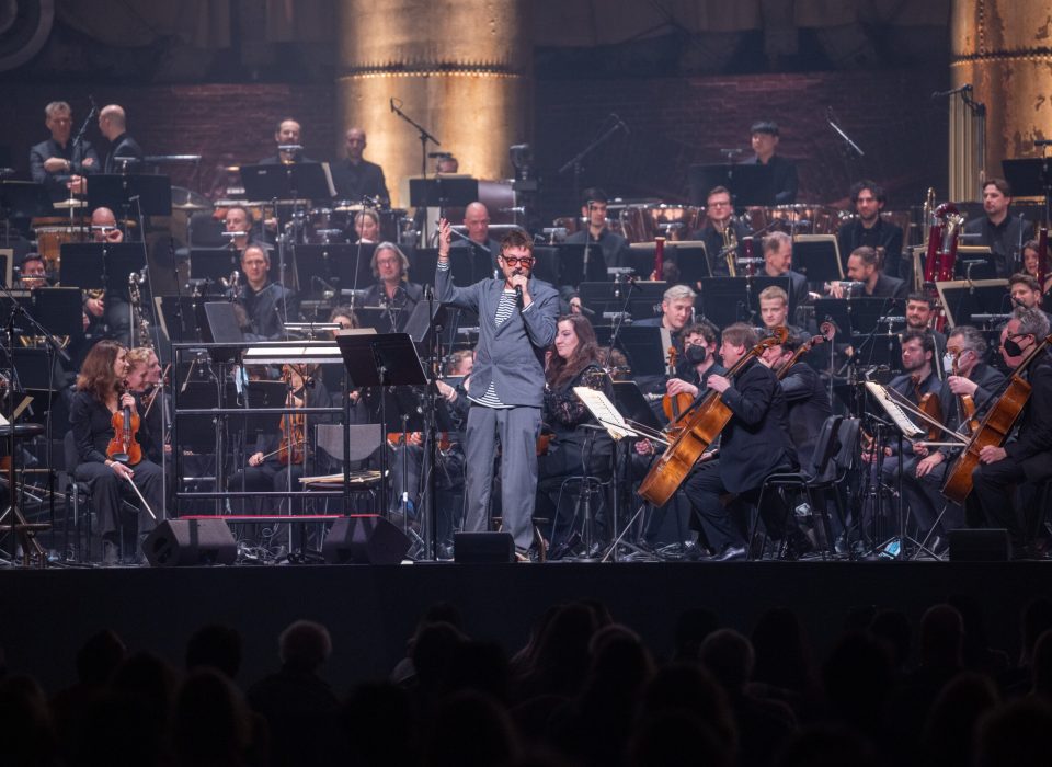 Oor: Damon Albarn laat muzikale scheids­lijnen vervagen in Gashouder