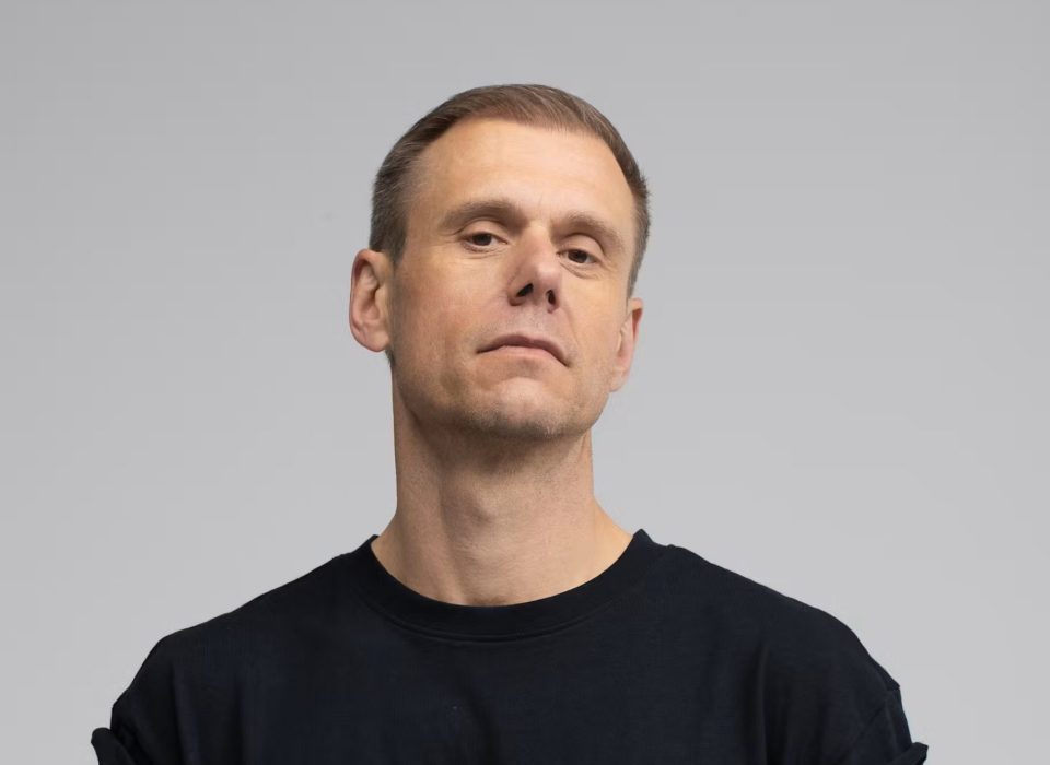 Armin van Buuren & Benwal – ADE